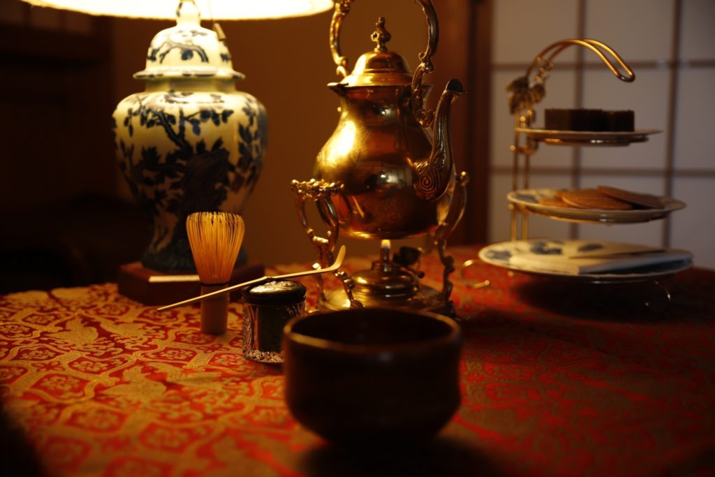 奈良　三五夜　茶道　茶の湯　茶会　珠紅茶会　nara 趣向茶会　お茶
ロマンティック　茶道具　茶道具市